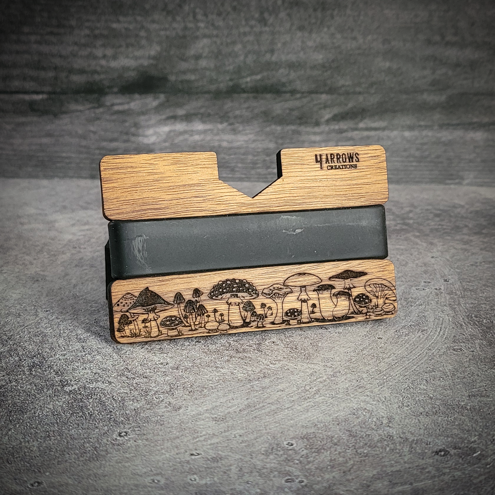 🍄🌲 The Forager – Mushroom Engraved Wooden Wallet