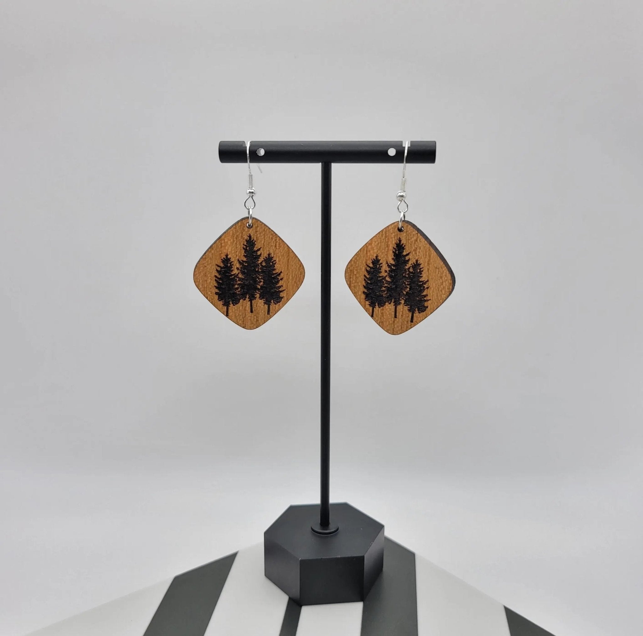 Laurel Earrings - 4 Arrows Creations