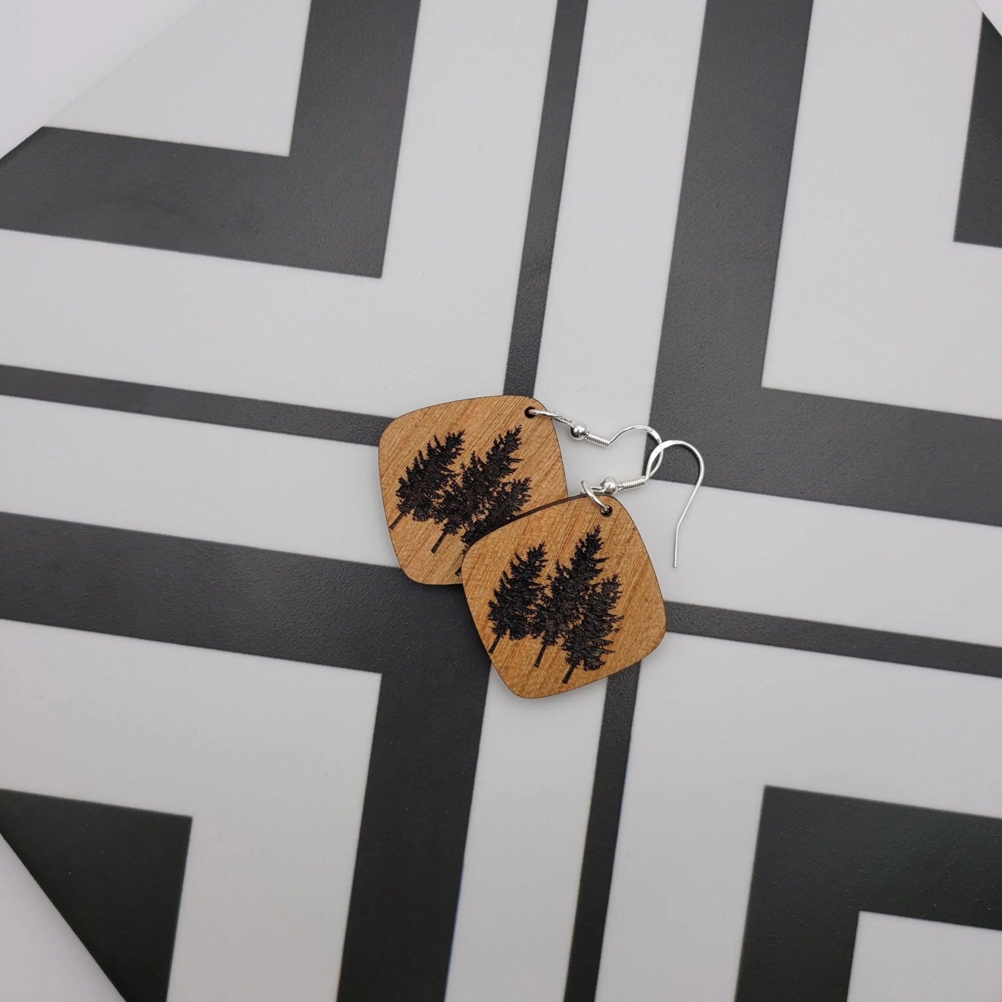 Laurel Earrings - 4 Arrows Creations